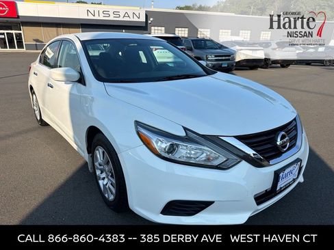 Used 2016 Nissan Altima 2.5 S w/ Power Driver Seat Package FWD image 2