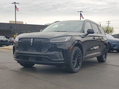 New 2026 Lincoln Aviator Reserve w/ Jet Appearance Package AWD/4WD image 2