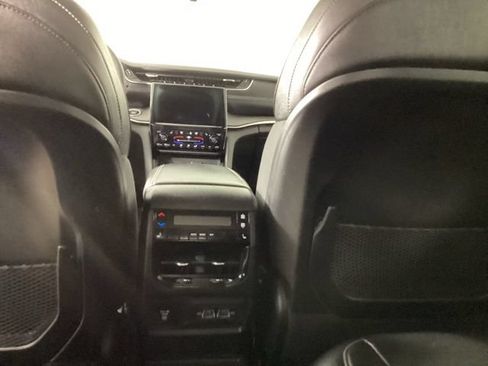 Used 2023 Jeep Grand Cherokee L Limited w/ Luxury Tech Group II AWD/4WD image 29