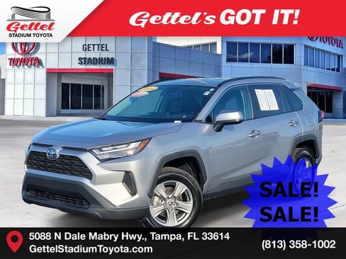 Used 2022 Toyota RAV4 XLE image 1