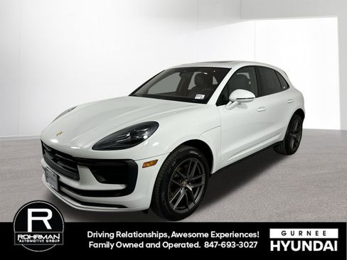 Used 2023 Porsche Macan AWD/4WD image 1