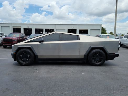 Used 2024 Tesla Cybertruck Cyberbeast AWD/4WD image 5