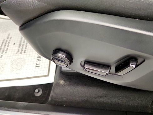 Used 2023 Volvo XC90 B6 Plus w/ Protection Package Premier AWD/4WD image 12