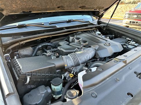 Used 2022 Toyota 4Runner SR5 Premium image 26