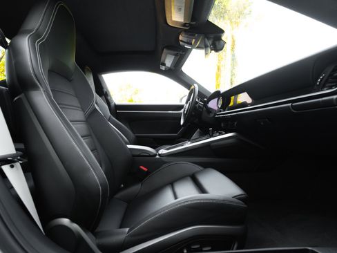 Used 2022 Porsche 911 Turbo S image 8