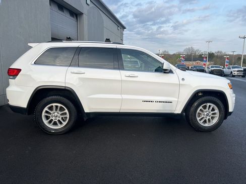 Used 2020 Jeep Grand Cherokee Laredo image 7