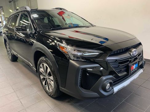 Used 2025 Subaru Outback Limited image 2