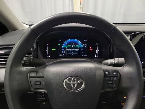 Used 2025 Toyota Camry LE w/ Convenience Package FWD image 14
