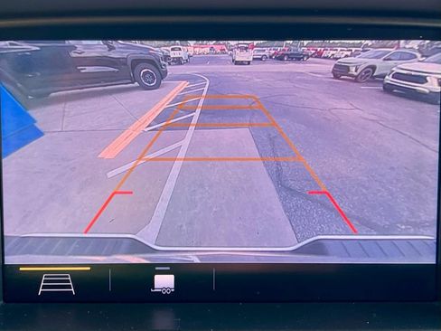 Used 2020 Chevrolet Colorado LT image 7