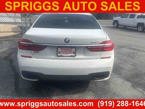 Used 2019 BMW 750i w/ Executive Package RWD image 2