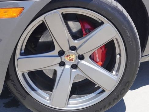 Used 2018 Porsche Macan GTS AWD/4WD image 11