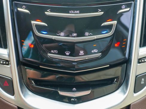 Used 2016 Cadillac SRX Luxury w/ Driver Awareness Package image 27