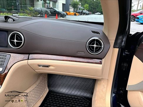 Used 2014 Mercedes-Benz SL 550 image 14
