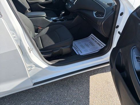 Used 2024 Chevrolet Malibu LT image 16