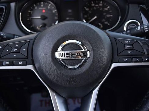 Used 2022 Nissan Rogue Sport SV image 19