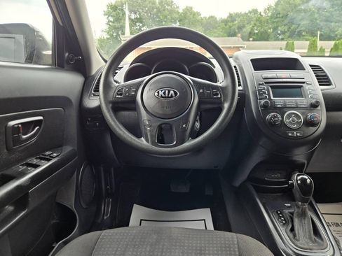Used 2013 Kia Soul FWD image 35