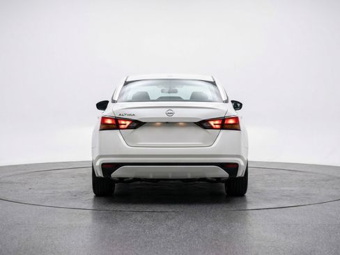Used 2025 Nissan Altima 2.5 SV image 7