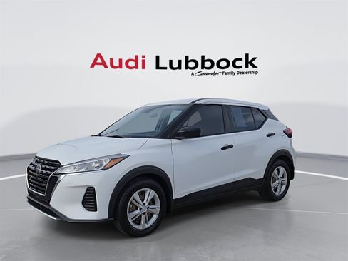 Used 2021 Nissan Kicks S image 4