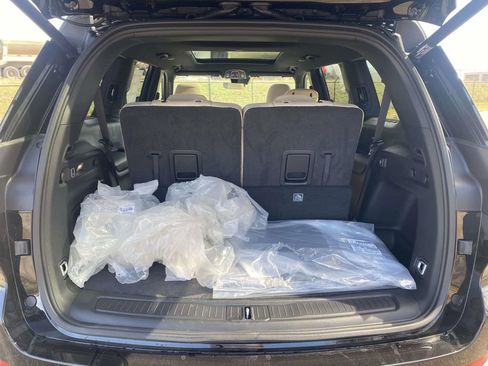 New 2026 Jeep Grand Cherokee L Limited w/ Limited Altitude Package RWD image 9