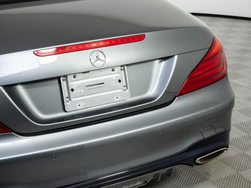 Used 2018 Mercedes-Benz SL 550 image 33