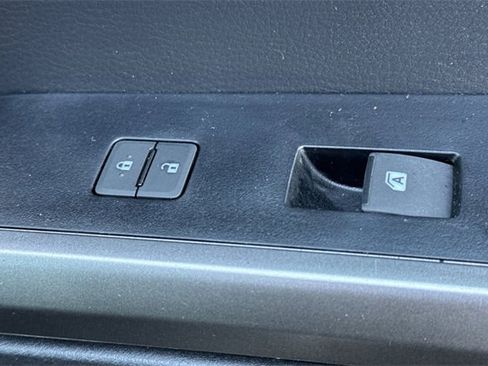 Used 2022 Toyota Tacoma Limited image 22