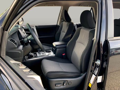 Used 2022 Toyota 4Runner SR5 AWD/4WD image 8