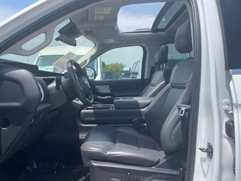 Used 2025 Ford Expedition Max Active AWD/4WD image 2