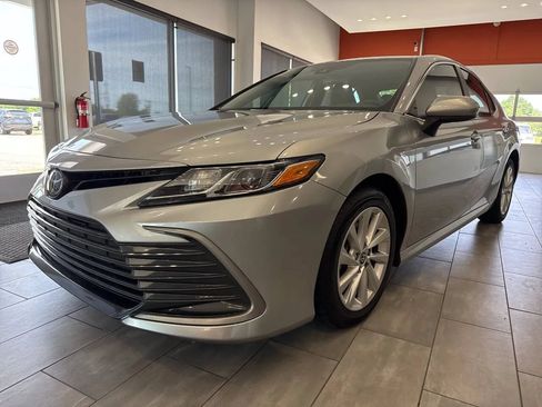 Used 2023 Toyota Camry LE AWD/4WD image 4
