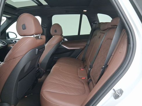 Used 2023 BMW X5 sDrive40i w/ Climate Comfort Package image 28