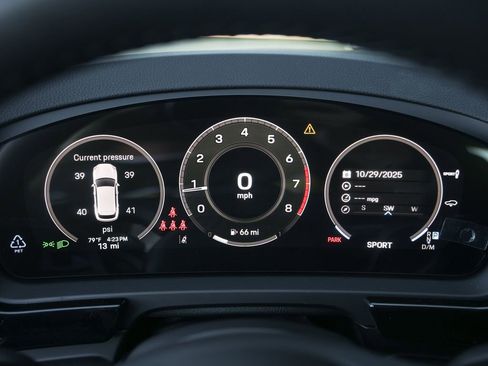 Certified 2026 Porsche Cayenne AWD/4WD image 18