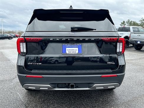 Used 2025 Ford Explorer Active w/ Active Comfort Package image 15