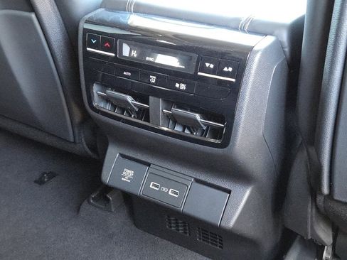 Used 2023 Acura MDX SH-AWD w/ Technology Package image 38