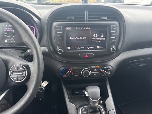 Used 2024 Kia Soul LX w/ Option Group 015 FWD image 10