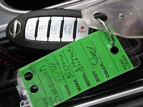 Used 2024 Nissan Altima 2.5 SR FWD image 23