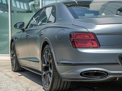 New 2025 Bentley Flying Spur Plug-In Hybrid image 15