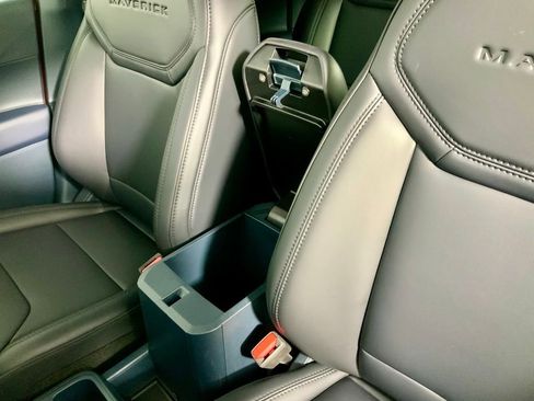 New 2026 Ford Maverick Lariat w/ Black Appearance Package image 28