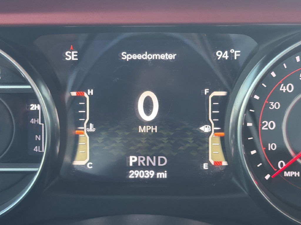 Used 2021 Jeep Wrangler Unlimited Rubicon w/ Cold Weather Group AWD/4WD image 19