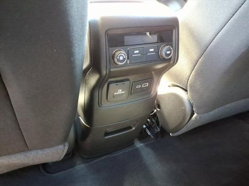 Used 2023 GMC Acadia SLE w/ Driver Convenience Package image 34