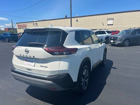 Used 2023 Nissan Rogue SV AWD/4WD image 5
