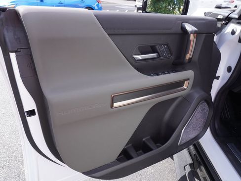 Certified 2025 GMC Hummer EV 2X w/ LPO, Sport Package image 14