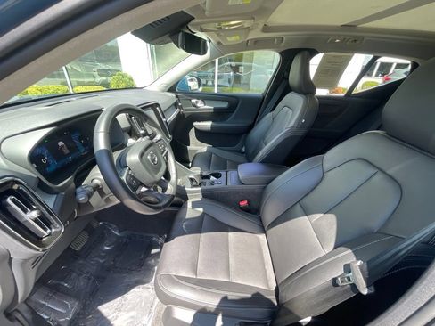 Used 2025 Volvo XC40 B5 Core AWD/4WD image 21