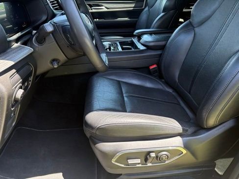 Used 2023 Jeep Wagoneer Series II AWD/4WD image 10