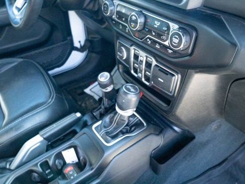 Certified 2022 Jeep Wrangler Unlimited Sahara w/ LED Lighting Group image 40