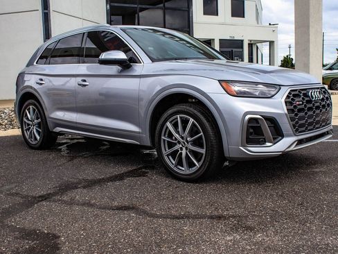 Used 2022 Audi SQ5 Premium Plus w/ Premium Plus Package image 3