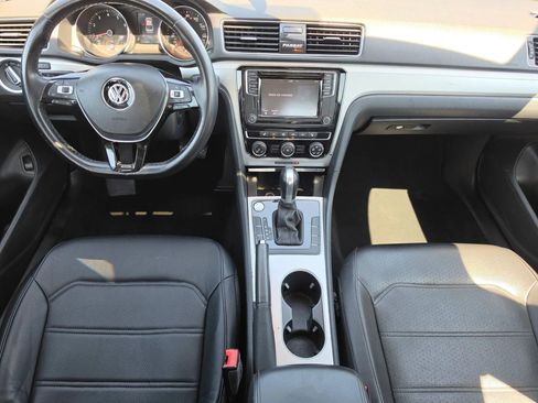 Used 2019 Volkswagen Passat 2.0T Wolfsburg w/ Wheels & Sunroof Package FWD image 10