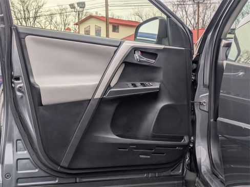 Used 2016 Toyota RAV4 XLE image 11
