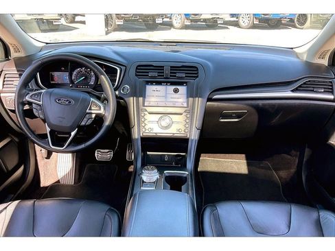 Used 2017 Ford Fusion Titanium FWD image 17