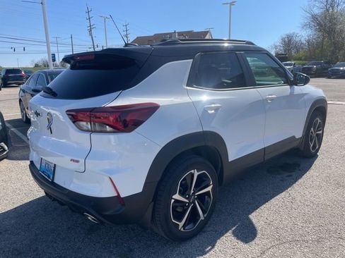 Used 2021 Chevrolet TrailBlazer RS w/ Sun and Liftgate Package image 6