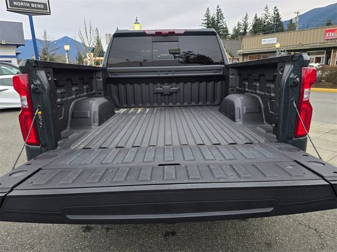 Used 2026 Chevrolet Silverado 1500 ZR2 w/ Dark Appearance Package image 14