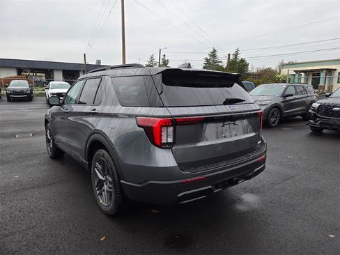 New 2026 Ford Explorer ST-Line w/ ST-Line Street Pack image 7